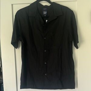GAP Black Short Sleeve Shirt